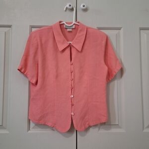Button-down, short sleeve top